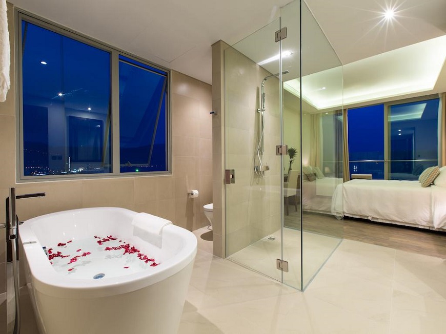 A-La-Carte-Danang-Beach