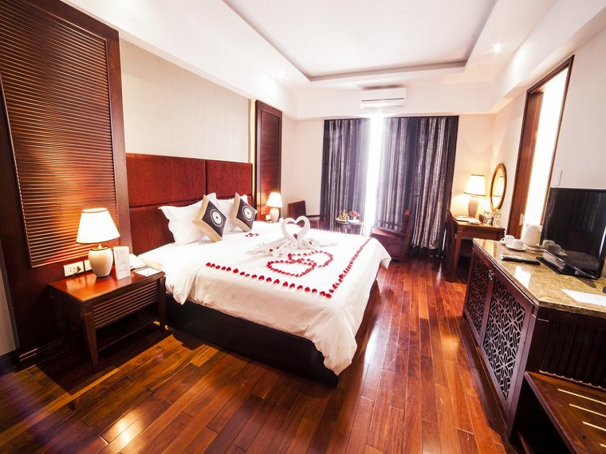 Moonlight-Hotel-Hue