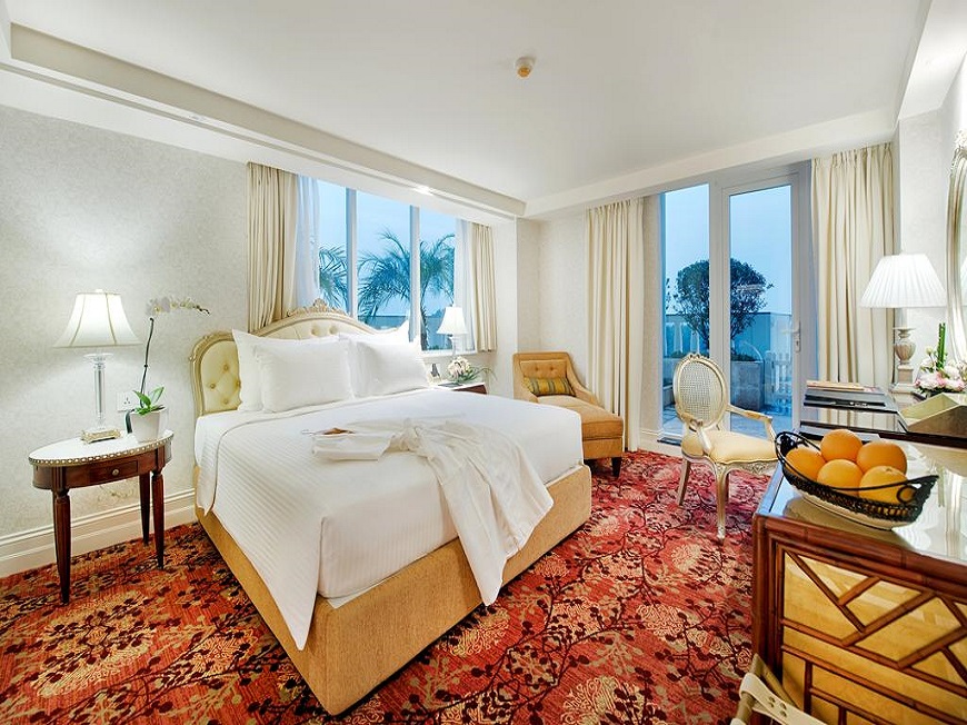 Apricot Hotel