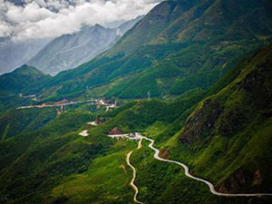 Cu Mong pass