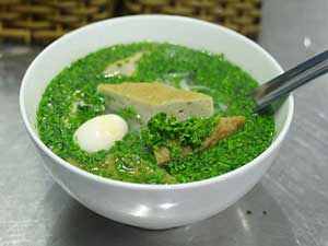 Cake soup with chives