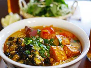 snail rice noodles soup